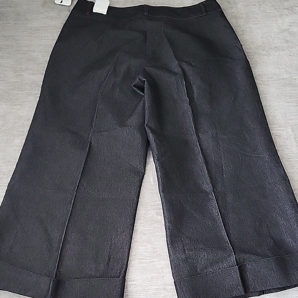 Nicole by Nicole Miller Black Cropped Jeans - Picture 3 of 3